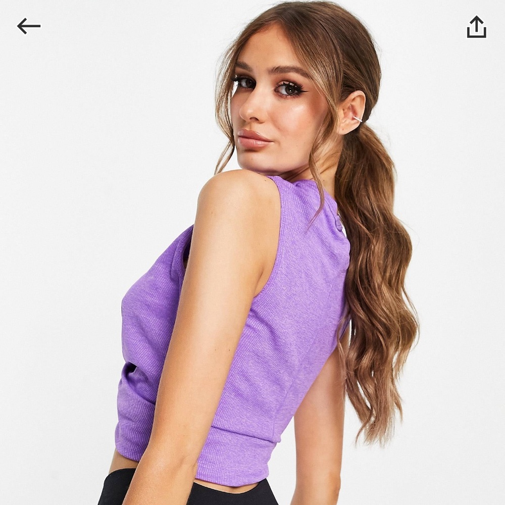 Nike - Picture 2 of 4